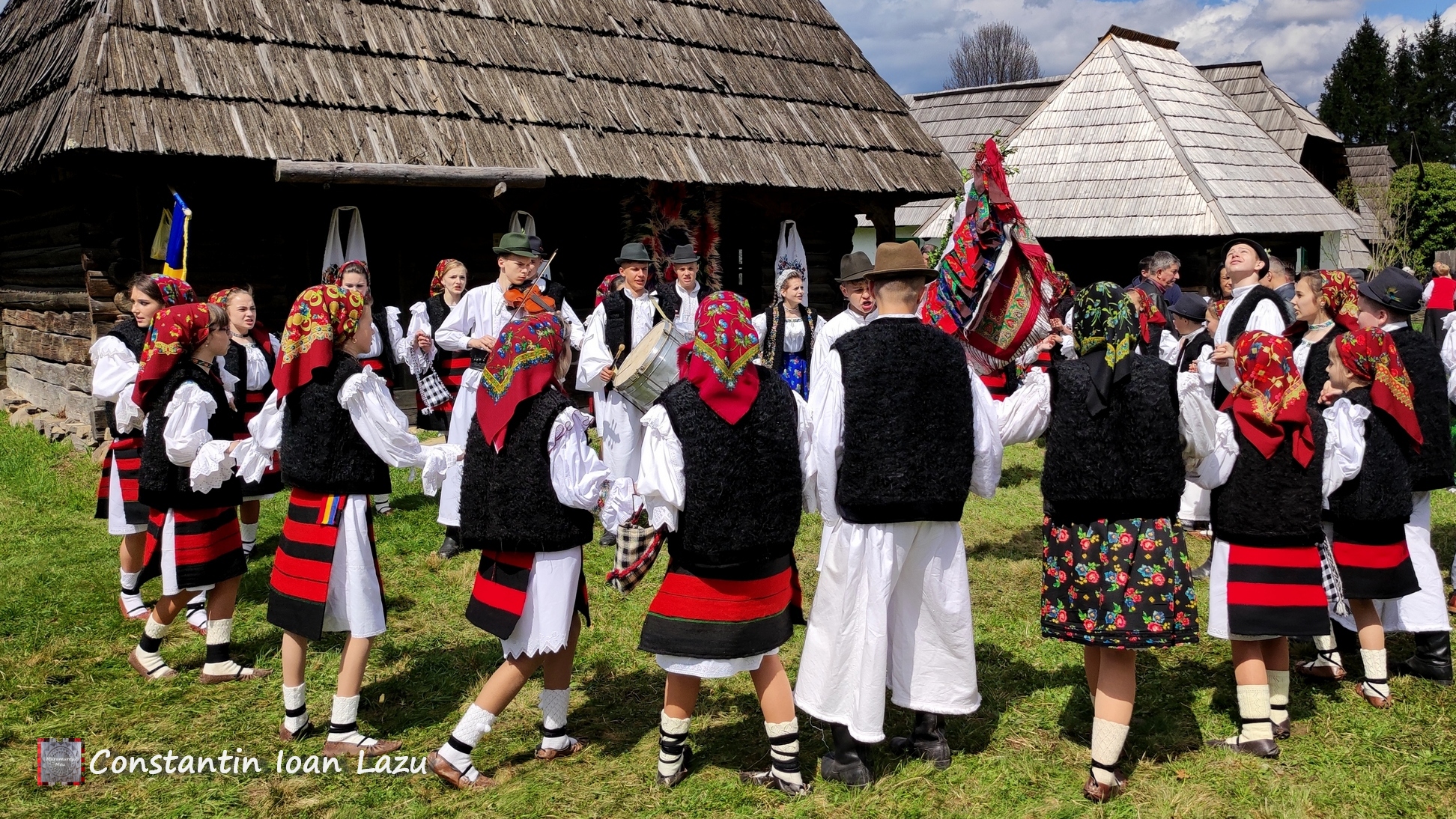 Păstrătorii vechilor tradiții din Maramureș